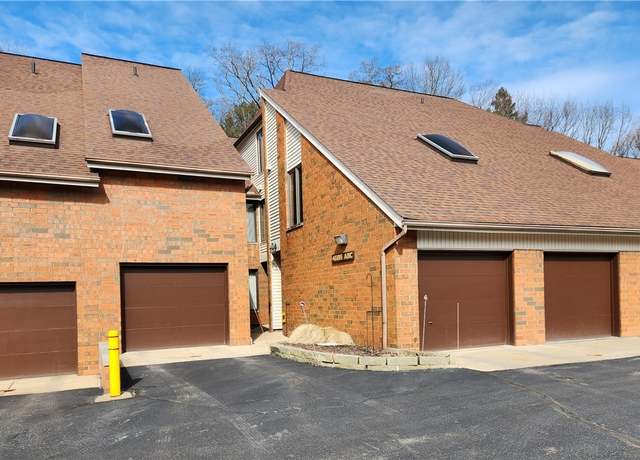 Property at 4685 Mayfield Rd Unit C, South Euclid, OH 44121, 2 beds, 1.5 baths