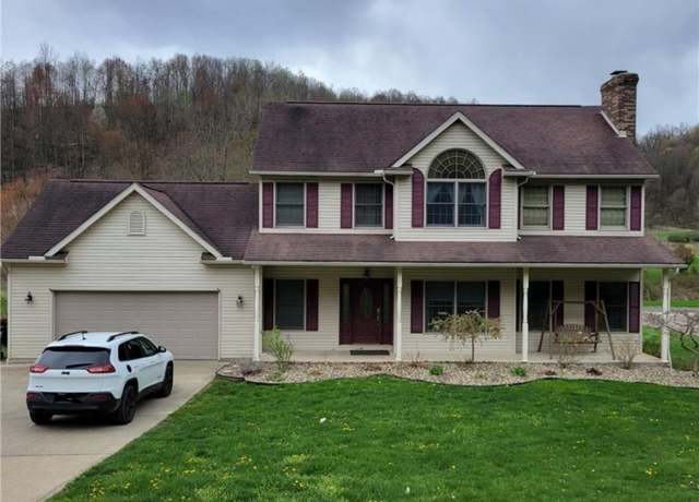 Property at 4792 Gatchell Rd SE, Uhrichsville, OH 44683, 4 beds, 3.5 baths