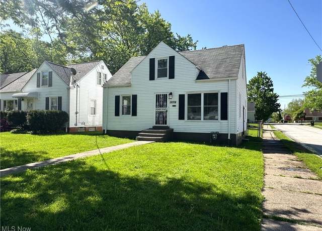 Property at 19708 Sunset Dr, Warrensville Heights, OH 44122, 3 beds, 1 bath