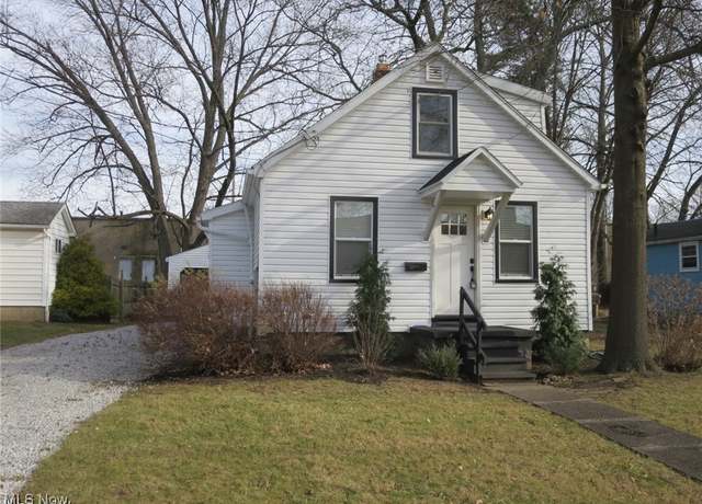 Property at 2477 Talbot St, Cuyahoga Falls, OH 44221, 2 beds, 1 bath