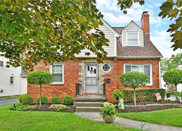 Property at 427 Butler Rd NE, Warren, OH 44483, 4 beds, 2 baths