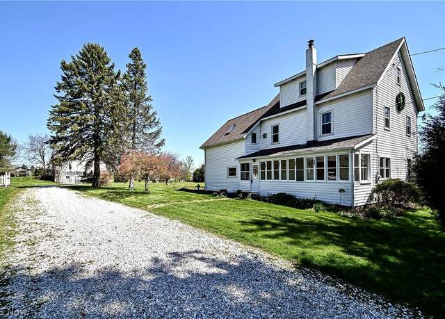 Property at 2085 Lake Center St NW, Uniontown, OH 44685, 4 beds, 1 bath