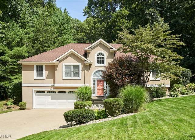 Property at 4535 Pinewood Path, Copley, OH 44321, 3 beds, 2.5 baths
