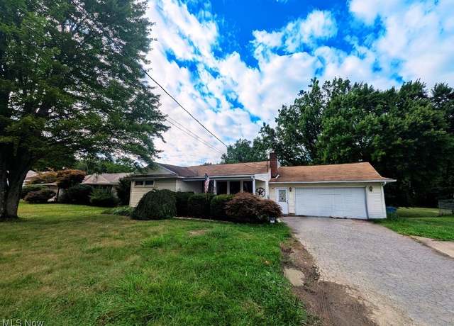 Property at 6102 Mccartney Rd, Lowellville, OH 44436, 3 beds, 1 bath