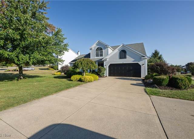 Property at 878 Longbrook Dr, Wadsworth, OH 44281, 3 beds, 2.5 baths