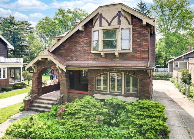 Property at 4575 S Hills Dr, Cleveland, OH 44109, 3 beds, 1.5 baths
