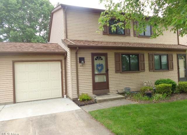 Property at 816 Gino Ln #816, Cleveland, OH 44109, 2 beds, 1.5 baths