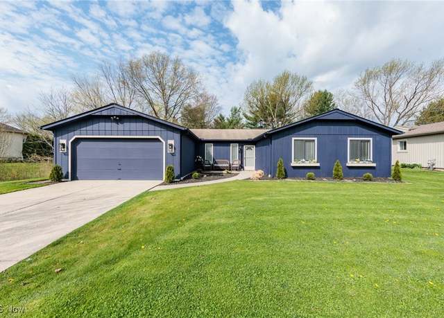Property at 19024 Hunters Pointe Dr, Strongsville, OH 44136, 3 beds, 2 baths