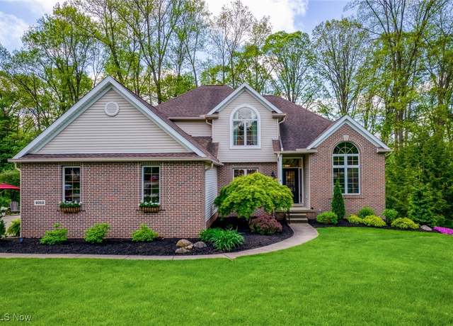 Property at 4012 Stonebridge Blvd, Copley, OH 44321, 4 beds, 2.5 baths