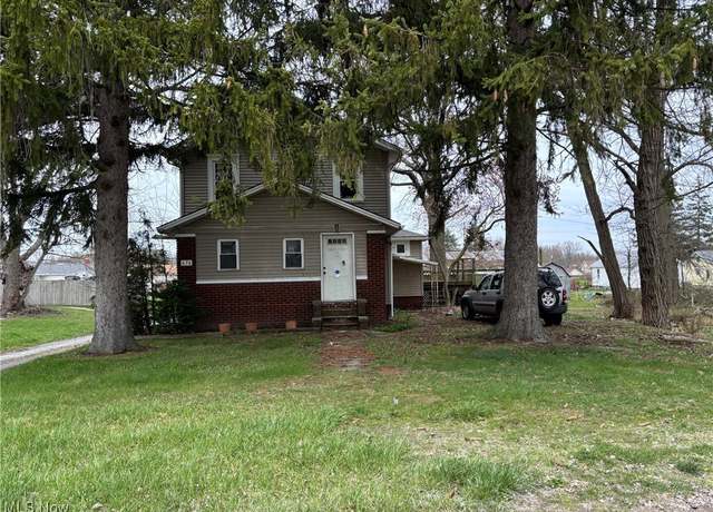 Property at 676 W Tennessee Ave, Sebring, OH 44672, 4 beds, 1 bath