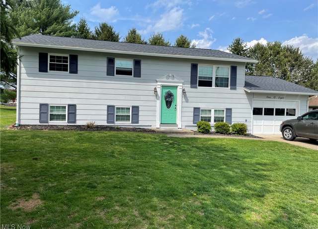 Property at 108 Mound Dr, Marietta, OH 45750, 4 beds, 2 baths