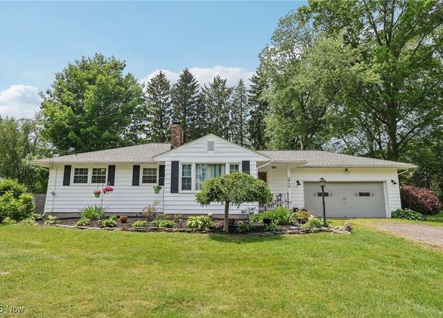 Property at 845 N Lake St, Madison, OH 44057, 3 beds, 1 bath