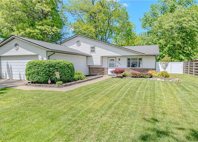 Property at 3967 Buckingham Dr, Brunswick, OH 44212, 3 beds, 2 baths