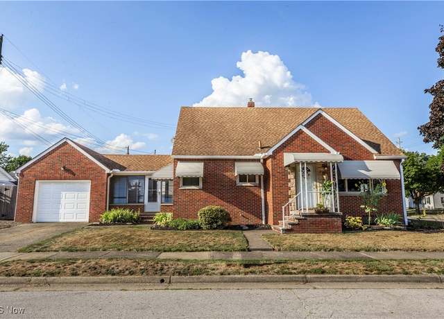 Property at 451 Selden Ave, Akron, OH 44301, 3 beds, 1.5 baths