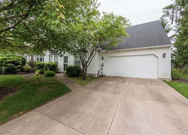 Property at 2592 Burridge Cir, Twinsburg, OH 44087, 3 beds, 2 baths