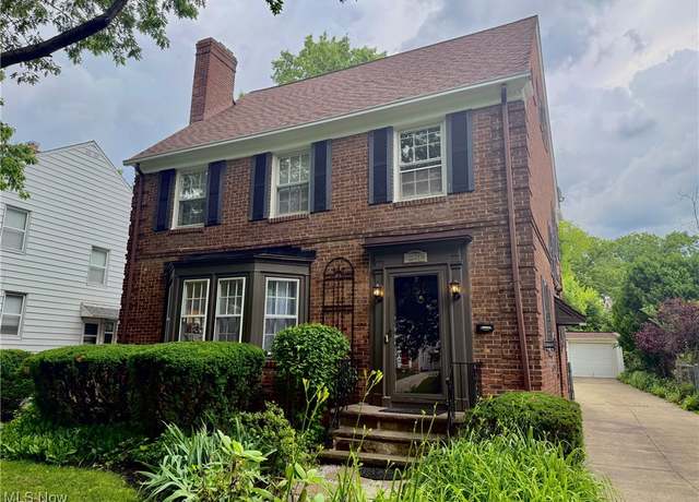 Property at 2337 Charney Rd, University Heights, OH 44118, 4 beds, 2.5 baths
