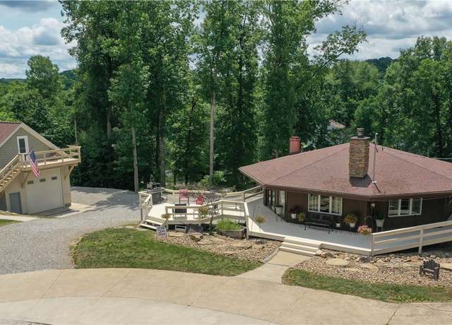 Property at 6 Latonka Trl, Malvern, OH 44644, 3 beds, 2.5 baths