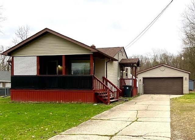 Property at 461 Elvina St, Leavittsburg, OH 44430, 2 beds, 1 bath