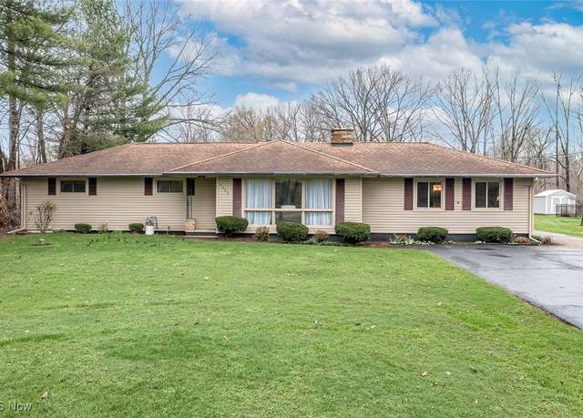 Property at 3035 Hamilton Rd, Medina, OH 44256, 3 beds, 2 baths