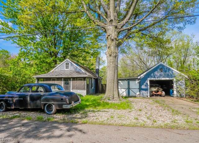 Property at 2123 Sandwith Ave SW, Canton, OH 44706, 2 beds, 1 bath