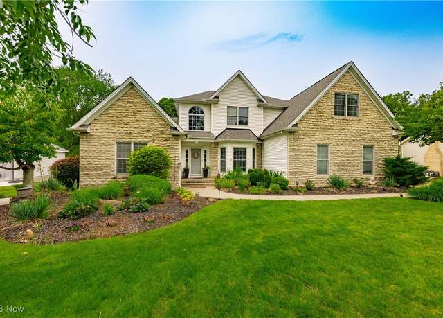 Property at 8054 Sandstone Dr, Sagamore Hills, OH 44067, 4 beds, 2.5 baths
