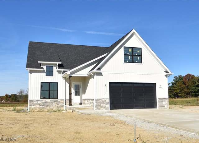 Property at 635 Berklee Dr, Boardman, OH 44514, 4 beds, 3 baths