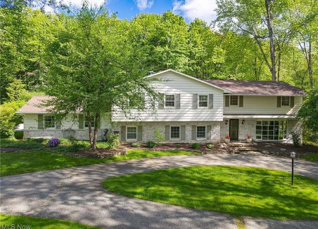 Property at 8130 Westhill Dr, Chagrin Falls, OH 44023, 5 beds, 3.5 baths