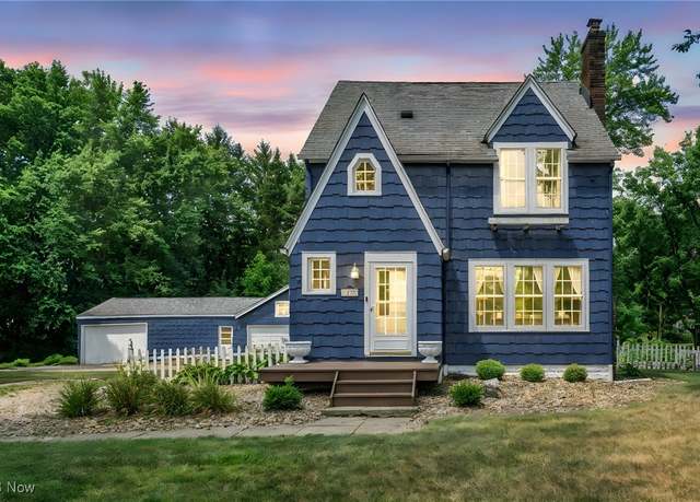 Property at 1122 Schocalog Rd, Akron, OH 44320, 4 beds, 2.5 baths