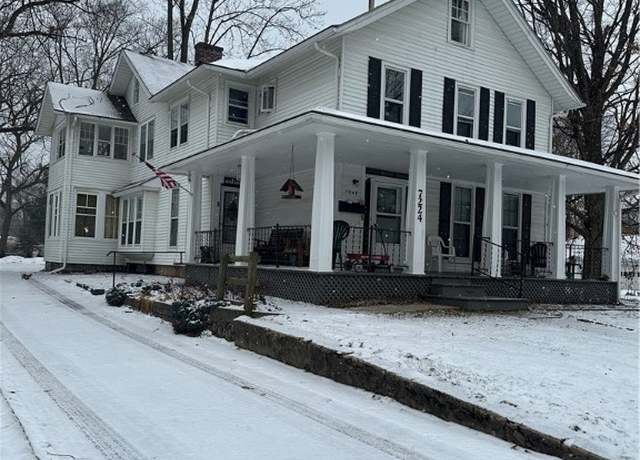 Property at 7224 Maple St, Mentor, OH 44060, 4 beds, 4 baths