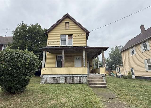 Property at 834 Walnut Rd SE, Massillon, OH 44646, 3 beds, 2 baths
