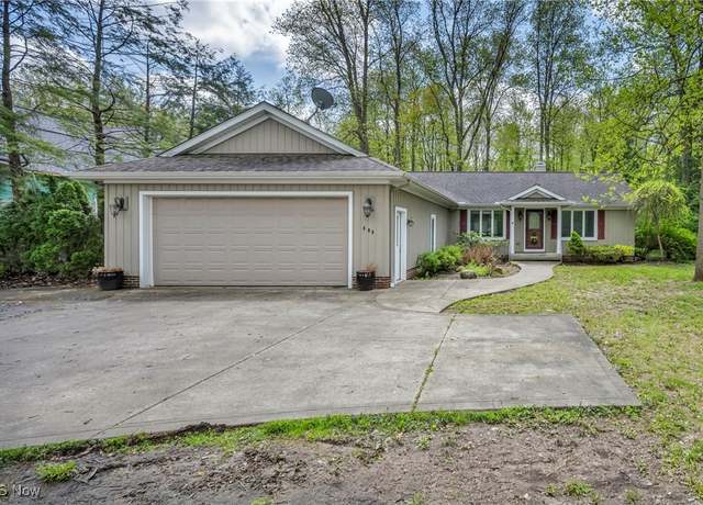 Property at 800 Bell Rd, Chagrin Falls, OH 44022, 3 beds, 3 baths