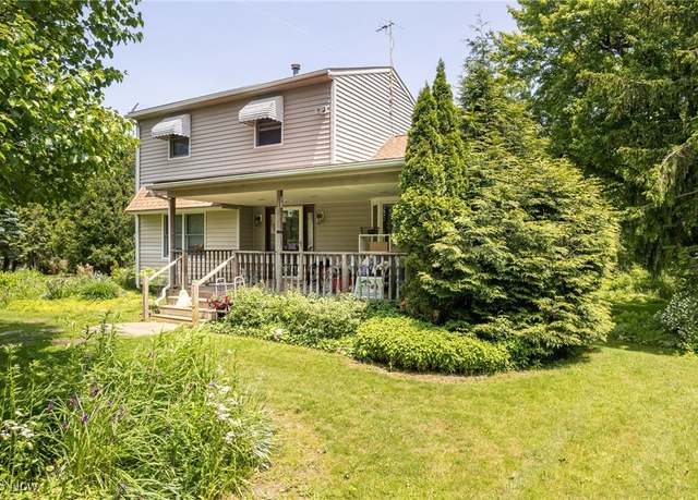 Property at 4959 Ridge Rd, Wadsworth, OH 44281, 2 beds, 1.5 baths