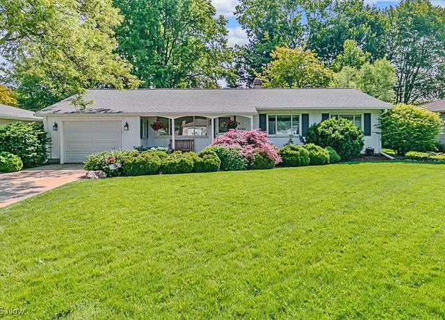 Property at 6195 Cambridge Park Dr, Mentor, OH 44060, 3 beds, 1.5 baths