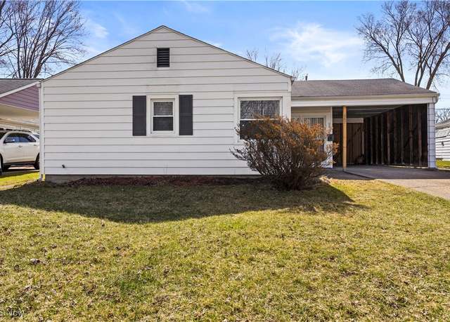 Property at 687 Bell Ave, Elyria, OH 44035, 3 beds, 1 bath