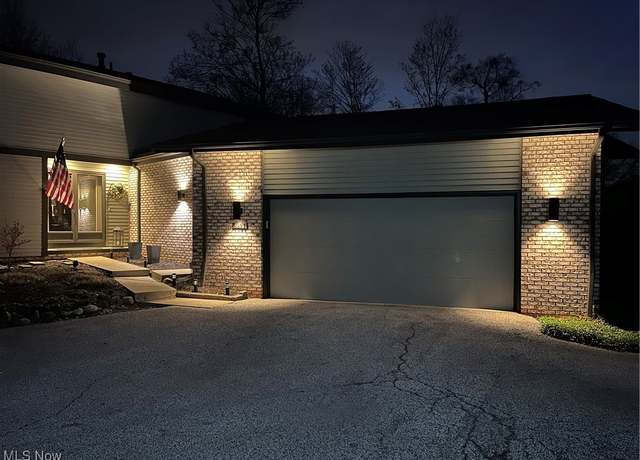 Property at 6923 Woodwalk Dr #39, Brecksville, OH 44141, 4 beds, 3 baths