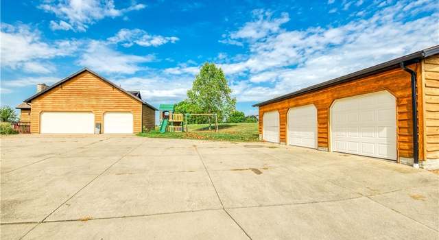 Photo of 804 Olde Orchard Dr NE, Bolivar, OH 44612