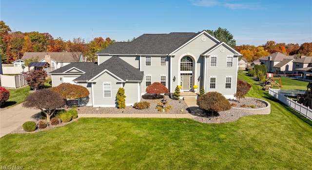 Photo of 1050 Fox Den Trl, Canfield, OH 44406