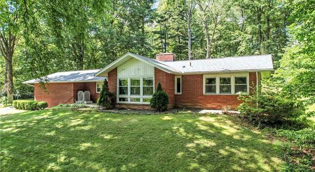 Photo of 1130 Dairy Ln, East Liverpool, OH 43920