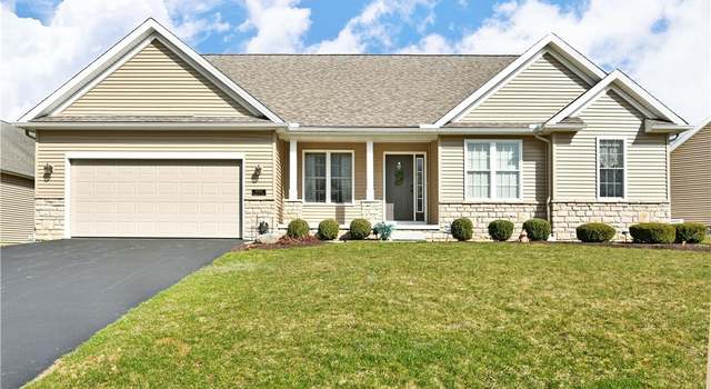 Photo of 8705 Kimblewick Ln NE, Warren, OH 44484