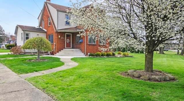 Photo of 264 Center St, Struthers, OH 44471