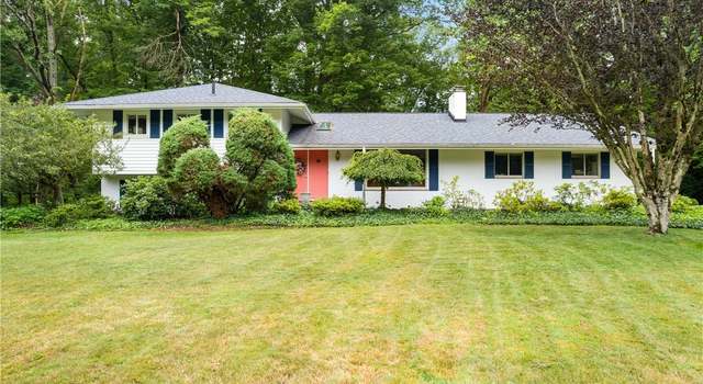 Photo of 3866 Woodthrush Rd, Akron, OH 44333