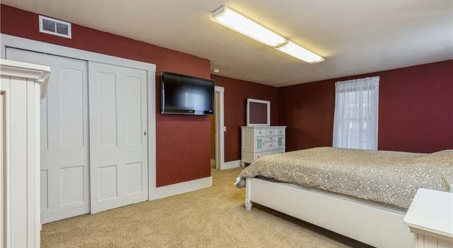 Photo of 906 Orchard St, Coshocton, OH 43812