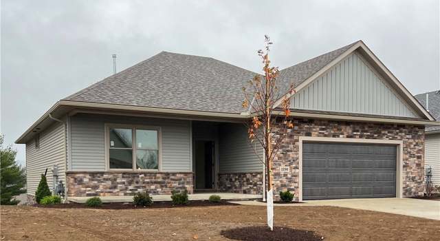 Photo of 1208 Pinebluff Dr, New Philadelphia, OH 44663