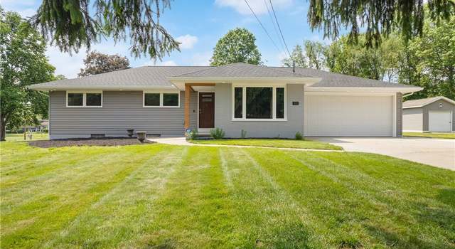 Photo of 1892 Toepfer Rd, Akron, OH 44312