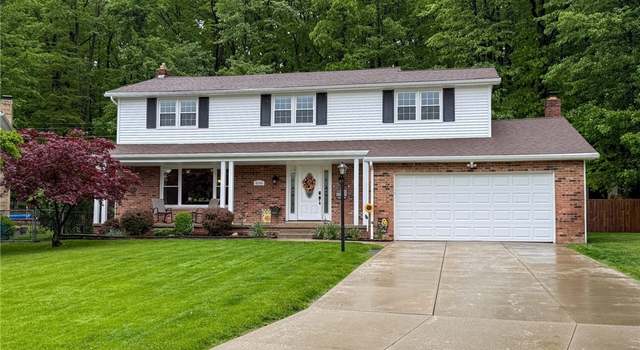 Photo of 8208 Valley Ln, Parma, OH 44130