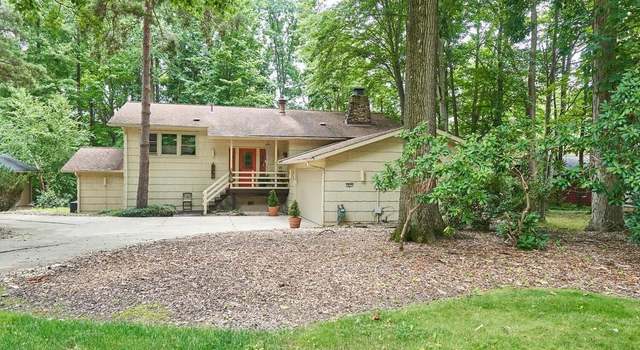 Photo of 18275 Falling Leaves Rd, Strongsville, OH 44136