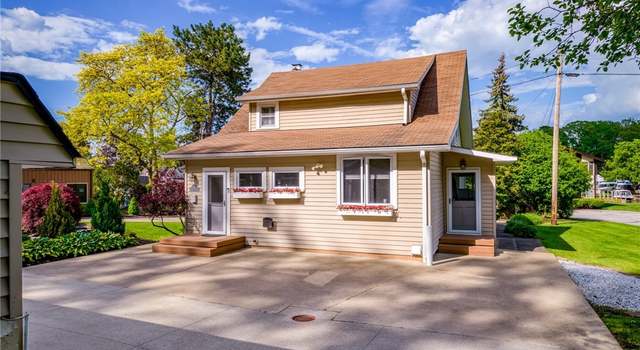 Photo of 255 Yacht Club Dr, Rocky River, OH 44116