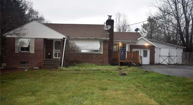 Photo of 6733 Warren Sharon Rd, Brookfield, OH 44403