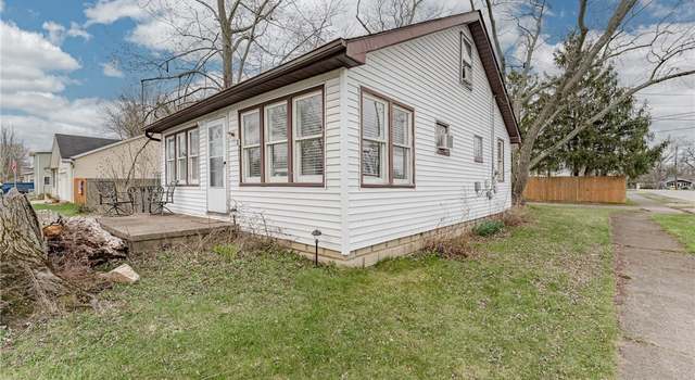 Photo of 606 Pasadena Ave, Sheffield Lake, OH 44054