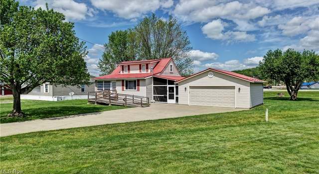 Photo of 1613 Roanoke Ave, Uhrichsville, OH 44683